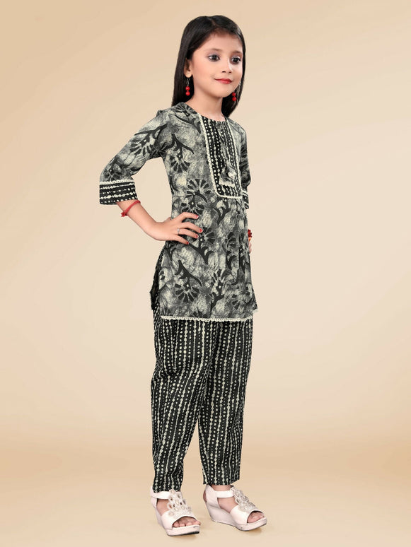 Divine Drape Girls Poly Cotton Black Printed Straight Kids Kurta Pant Set
