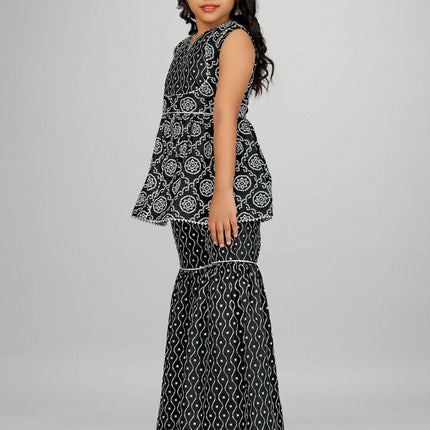 Divine Drape Girls Rayon Black Printed Straight Kids Kurta Sharara With Dupatta