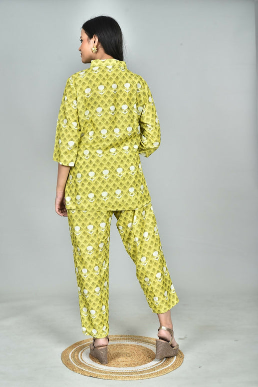 Morchari Digital Print Semi Muslin Co-Ord Set Top & Trouser-Multicolor