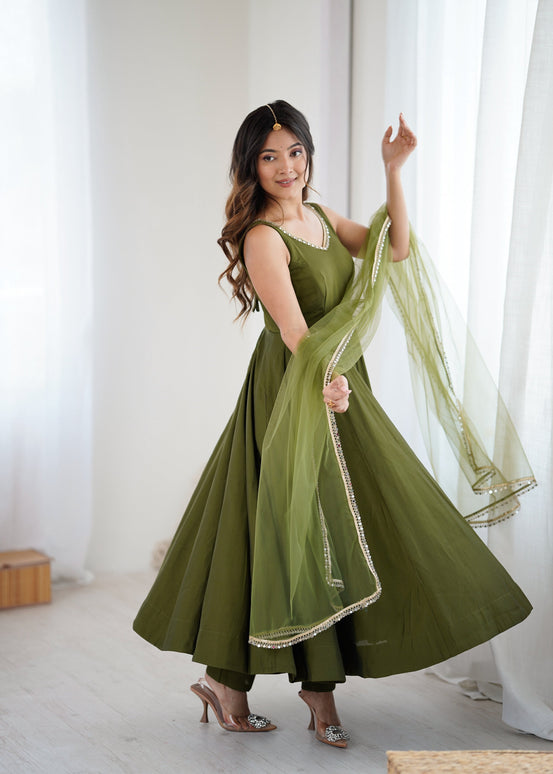 Lorenvalley Fashion Green Pure Romansilk Chanderi Fabric Yoke Fancy Lace Work Anarkali Kurta Pant With Dupatta Set
