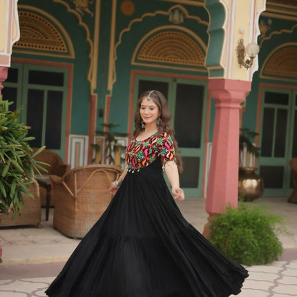 Aastha Fashion Black 14 kg Reyon Kutchi Gamthi Kodi Work Party Wear Designer Gown