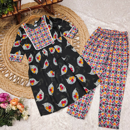 Divine Drape Girls Rayon Black Printed Straight Kids Kurta Set