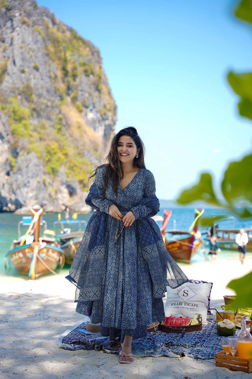 Sonakshi Women's Navy Blue Maslin Digital Print Full Round Flair Anarkali Gown Set With Dupatta