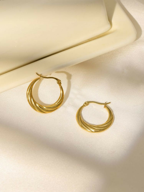 Golden Hoops Women - Ruby Raang