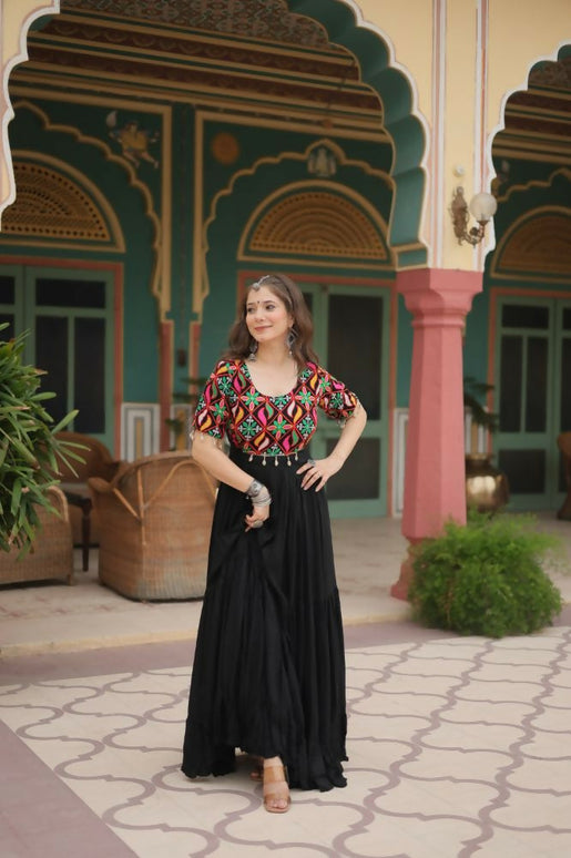 Aastha Fashion Black 14 kg Reyon Kutchi Gamthi Kodi Work Party Wear Designer Gown