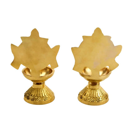 Spillbox 2 Pieces Brass Shangu Chakra Vilakku